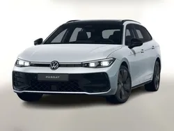 Oyster silver metallic / dach: grenadillschwarz Neu 2024 VW Passat R-line Kombi | 50.339 € (Guter Preis)