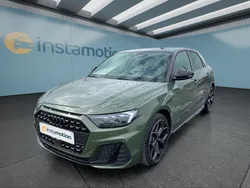 Grün Gebraucht 2024 Audi A1 Sportback S-Line Kleinwagen | 30.649 € (Etwas zu teuer)