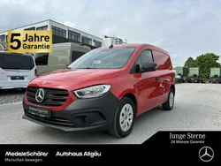 Rot Gebraucht 2023 Mercedes eCitan Limousine | 18.862 € (Guter Preis)