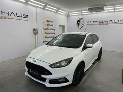 Weiß Gebraucht 2018 Ford Focus Sport Limousine | 12.990 € (Guter Preis)
