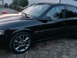 Schwarz Gebraucht 2000 Opel Vectra Limousine | 2.300 €