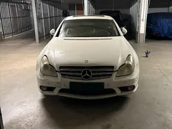 Weiß Gebraucht 2006 Mercedes CLS55 AMG AMG Limousine | 10.050 €