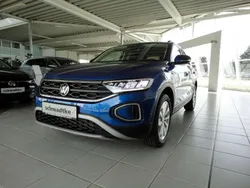 Ravennablaumetallic Gebraucht 2025 VW T-Roc Life SUV | 28.950 € (Guter Preis)