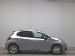 Grau Gebraucht 2020 Peugeot 208 Allure Kleinwagen | 8.280 €