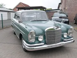 Grün Gebraucht 1961 Mercedes W111 Limousine | 18.990 €