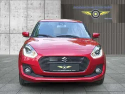 Burning red pearl metallic Gebraucht 2017 Suzuki Swift Comfort+ Limousine | 10.600 € (Fairer Preis)
