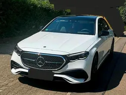 Weiß Gebraucht 2024 Mercedes E220 AMG Limousine | 64.000 €