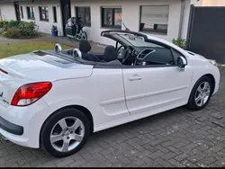Weiß Gebraucht 2011 Peugeot 207 CC Filou Cabrio | 3.900 € (Fairer Preis)