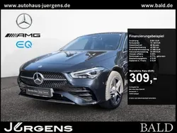 Schwarz metalliclack kosmosschwarz Gebraucht 2023 Mercedes CLA250e Shooting Brake AMG Kombi | 34.490 € (Fairer Preis)