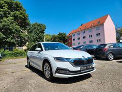 Weiß Gebraucht 2021 Skoda Octavia Style Kombi | 14.490 € (Fairer Preis)