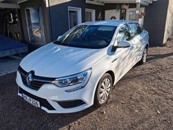 Weiß Gebraucht 2019 Renault Mégane GrandTour Life Kombi | 9.100 € (Superpreis)