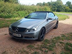 Schwarz Gebraucht 2010 Mercedes E200 Avantgarde Cabrio | 17.900 € (Teuer)