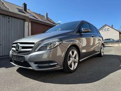 Grau Gebraucht 2013 Mercedes 200 Sport Limousine | 7.990 € (Guter Preis)