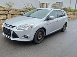 Silber Gebraucht 2014 Ford Focus Limousine | 4.600 € (Guter Preis)
