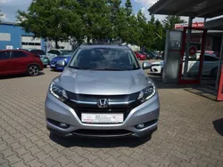 Lunar silver m. (metallic) Gebraucht 2018 Honda HR-V Executive SUV | 18.888 € (Fairer Preis)