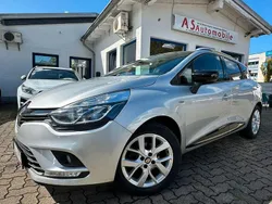 Grau Gebraucht 2018 Renault Clio IV LIMITED Limousine | 9.849 € (Fairer Preis)
