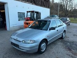 Silber Gebraucht 1997 Hyundai Accent Limousine | 999 €