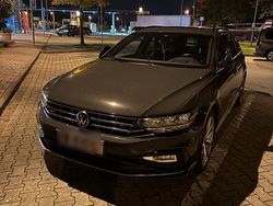 Grau Gebraucht 2021 VW Passat Business Kombi | 29.999 € (Teuer)