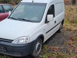 Weiß Gebraucht 2011 Opel Combo Edition Van / Kleinbus | 1.350 € (Fairer Preis)