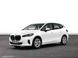 Mineralweiß metallic Gebraucht 2024 BMW 216 Active Tourer Luxury Line Van / Kleinbus | 30.944 € (Etwas zu teuer)