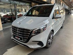 Grau Gebraucht 2025 Mercedes V300 Exclusive Van / Kleinbus | 114.900 € (Teuer)