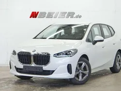 Mineralweiss metallic Gebraucht 2024 BMW 218 Active Tourer Van / Kleinbus | 29.890 € (Superpreis)