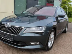 Grau Gebraucht 2019 Skoda Superb Style Kombi | 15.900 € (Etwas zu teuer)
