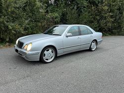 Silber Gebraucht 1999 Mercedes E430 Elegance Limousine | 7.700 €
