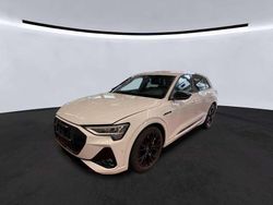 Gletscherweiß metallic Gebraucht 2022 Audi e-tron Black Edition SUV | 35.835 € (Guter Preis)