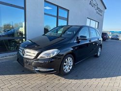 Schwarz Gebraucht 2012 Mercedes B180 Van / Kleinbus | 7.490 € (Fairer Preis)