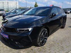 Lackierung schwarz perla nera/ty (metallic) Gebraucht 2024 Opel Astra Elegance Kombi | 23.480 € (Fairer Preis)