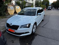 Weiß Gebraucht 2015 Skoda Superb Kombi | 14.999 € (Fairer Preis)