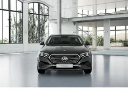 Grau Gebraucht 2024 Mercedes E220 Avantgarde Limousine | 49.590 € (Superpreis)