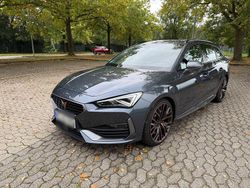 Grau Gebraucht 2024 Cupra Leon VZ Kombi | 36.950 € (Fairer Preis)