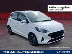 Atlas white / sol Gebraucht 2024 Hyundai i10 Trend Kleinwagen | 15.670 € (Guter Preis)