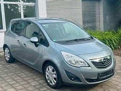Silbersee/perl silber (m2) Gebraucht 2011 Opel Meriva Design Edition Van / Kleinbus | 3.999 € (Guter Preis)