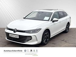 Weiß Gebraucht 2025 VW Passat Elegance Kombi | 40.980 € (Fairer Preis)