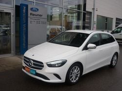Weiß Gebraucht 2020 Mercedes B200 Van / Kleinbus | 21.950 € (Guter Preis)