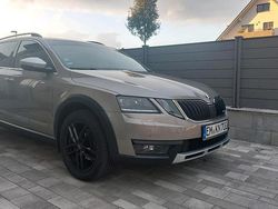 Beige Gebraucht 2017 Skoda Octavia Scout Kombi | 19.400 €