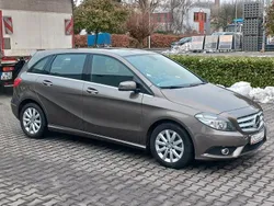 Braun Gebraucht 2013 Mercedes B200 Van / Kleinbus | 12.950 € (Fairer Preis)