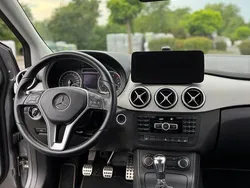 Grau Gebraucht 2013 Mercedes B180 Sport Van / Kleinbus | 10.995 € (Superpreis)