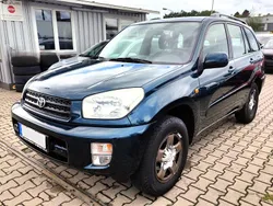 Grün Gebraucht 2002 Toyota RAV4 SUV | 2.500 € (Superpreis)