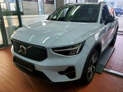 Cloud blue, solid / solid Gebraucht 2023 Volvo XC40 Plus SUV | 31.650 € (Fairer Preis)