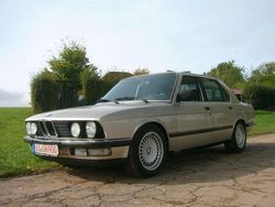 Bronzitbeige Gebraucht 1985 BMW 528 Limousine | 7.528 €