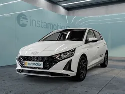 Weiß Gebraucht 2024 Hyundai i20 Trend Limousine | 20.290 € (Fairer Preis)