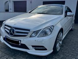 Weiß Gebraucht 2012 Mercedes E350 AMG Coupé | 17.490 € (Etwas zu teuer)