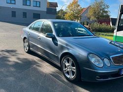 Blau Gebraucht 2005 Mercedes E350 Limousine | 4.250 € (Fairer Preis)