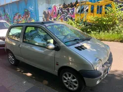 Grün Gebraucht 2001 Renault Twingo Kleinwagen | 2.200 €