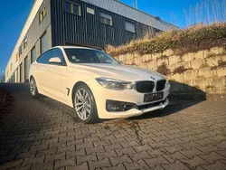 Alpinweiss iii Gebraucht 2017 BMW 330 Sport Line Limousine | 13.190 € (Superpreis)