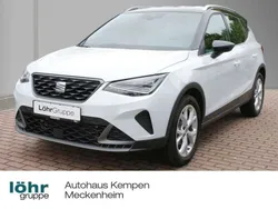 Nevada weiss / dach schwarz Gebraucht 2024 Seat Arona FR SUV | 22.550 € (Fairer Preis)